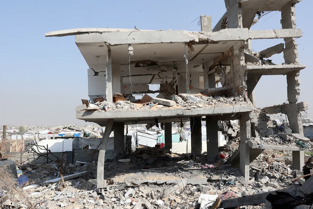 Поврежденное здание в Газе.